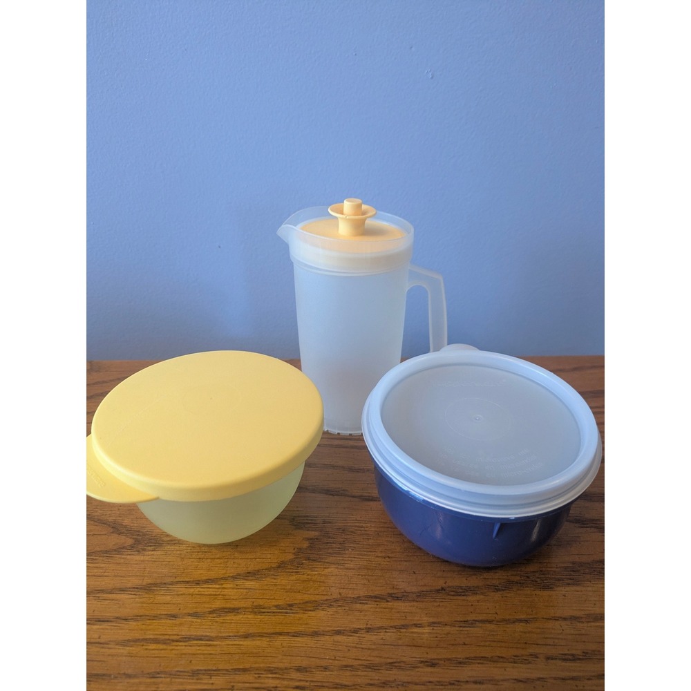 Vintage Tupperware Toy Mini Pitcher and Bowls Set Yellow Blue 6‎ Piece Mixed Lot - Picture 2 of 6